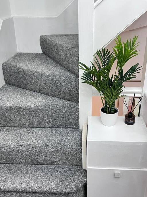 Spacious 3 Bed Flat - Beach Nearby - No Pets 사우스엔드온시 외부 사진