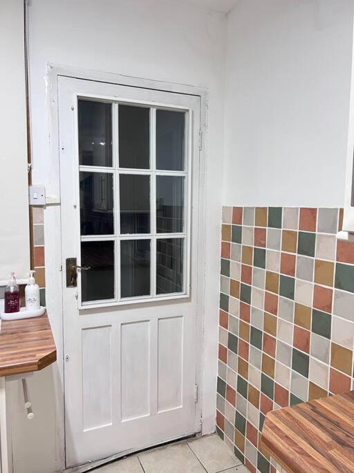 Spacious 3 Bed Flat - Beach Nearby - No Pets 사우스엔드온시 외부 사진